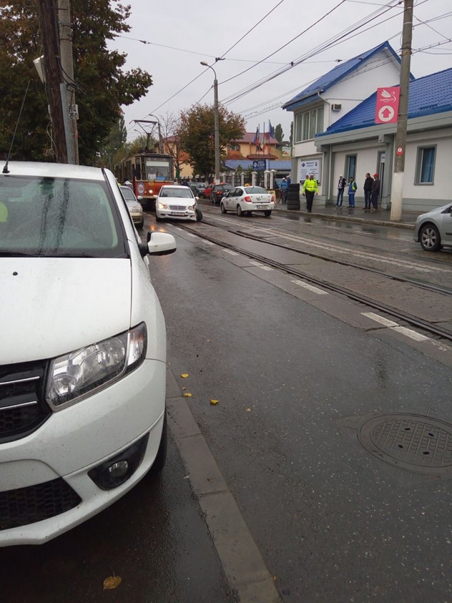 Accident pe strada Basarabiei. Traficul rutier, blocat zeci de minute