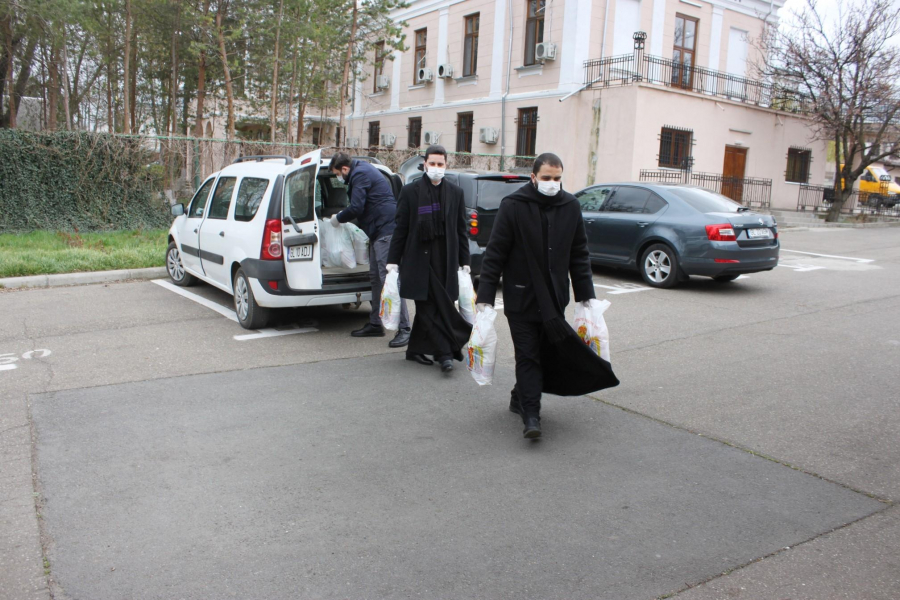 Bisericile vin în sprijinul cadrelor medicale