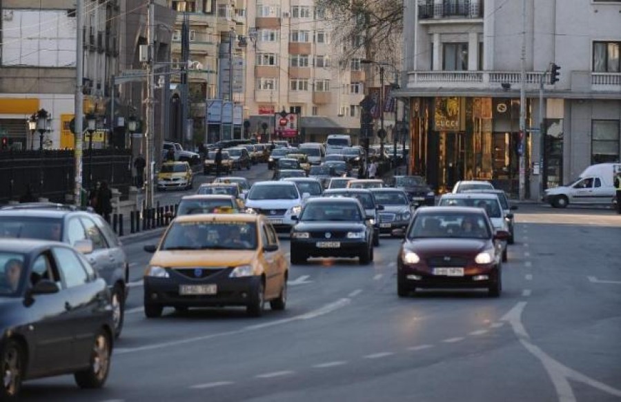 Taxa auto creşte în medie cu 10% la maşinile cu Euro 4 şi Euro 3 şi scade cu 60-90% la Euro 2, Euro 1 şi non-euro