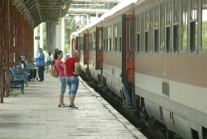 Două trenuri Regio pe ruta Galaţi-Făurei