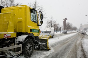 Municipalitatea se pregăteşte pentru iarnă: Ecosal închiriază utilaje pentru deszăpezire