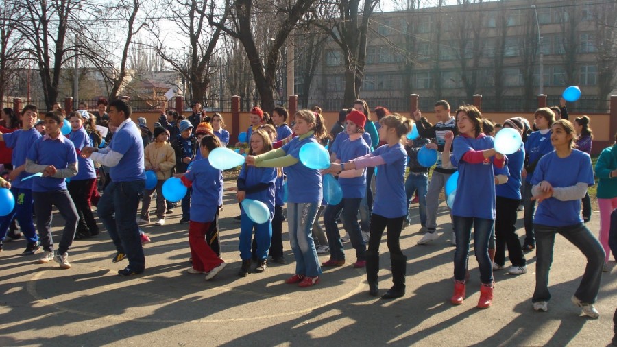 PORŢI DESCHIDE la Asociaţia de Sprijin pentru Părinţii şi Copiii cu Autism, miercuri şi joi