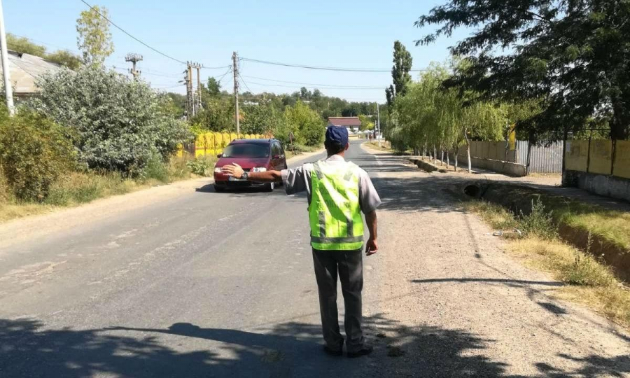 Fără permis corespunzător, depistat în trafic