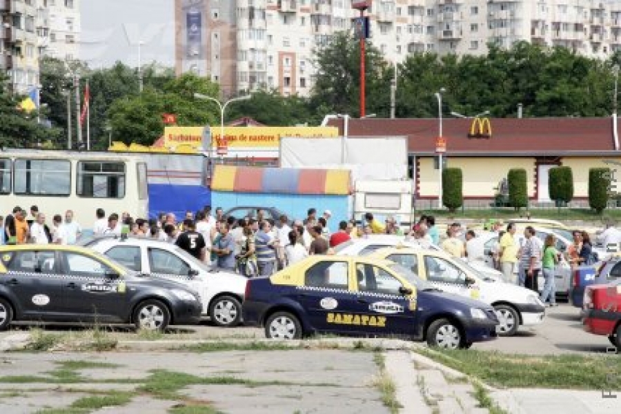 Cu taxiurile la protest   