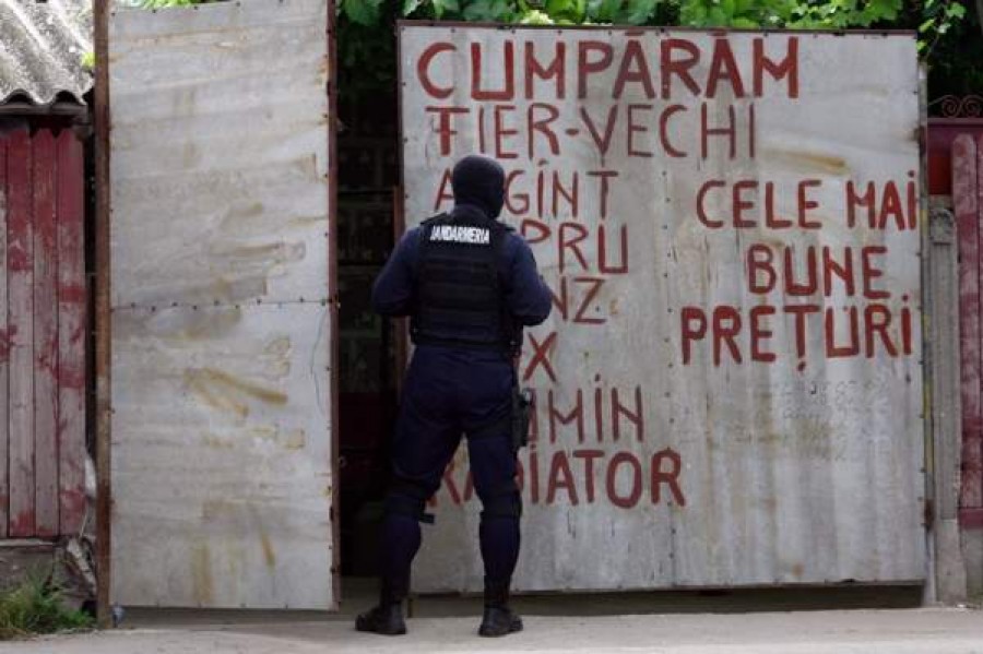 Ofiţerii de la Economic şi cei de la Investigaţii Criminale au descins la centrele de colectare. Vezi ce au mai urmărit poliţiştii!