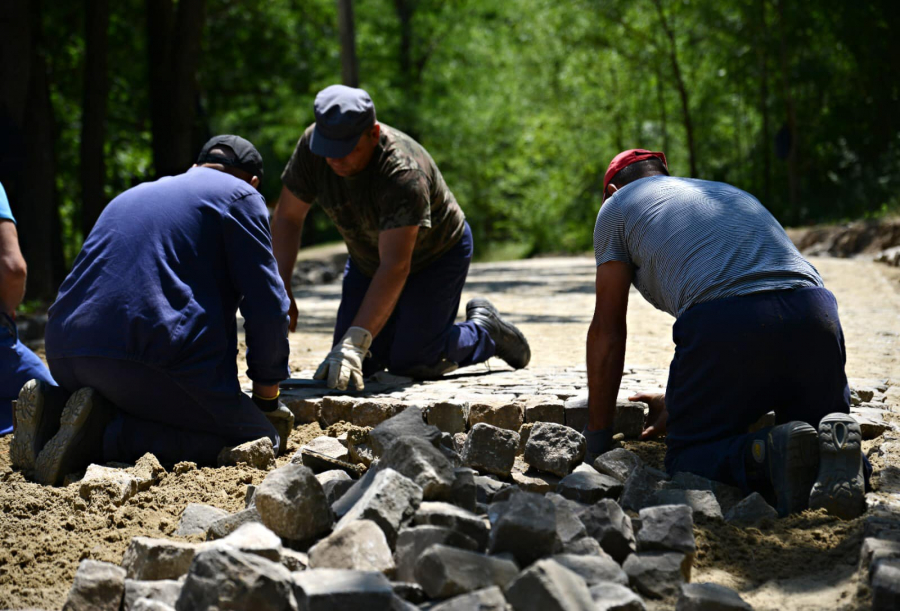 Drumurile județene ”înghit” sute de milioane de lei