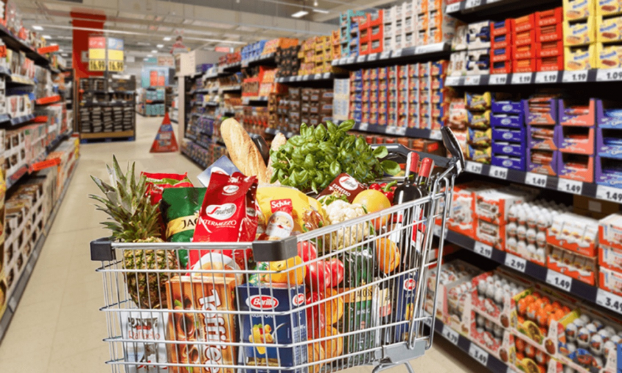 Programul de Anul Nou al magazinelor gălățene. Până când se mai pot face cumpărături
