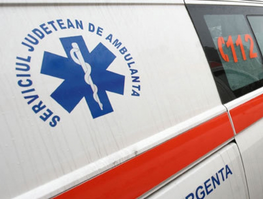CARAMBOL pe strada Domnească. A fost nevoie de INTERVENŢIA MEDICILOR