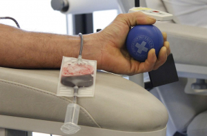 Când donezi sânge poţi salva până la trei vieţi