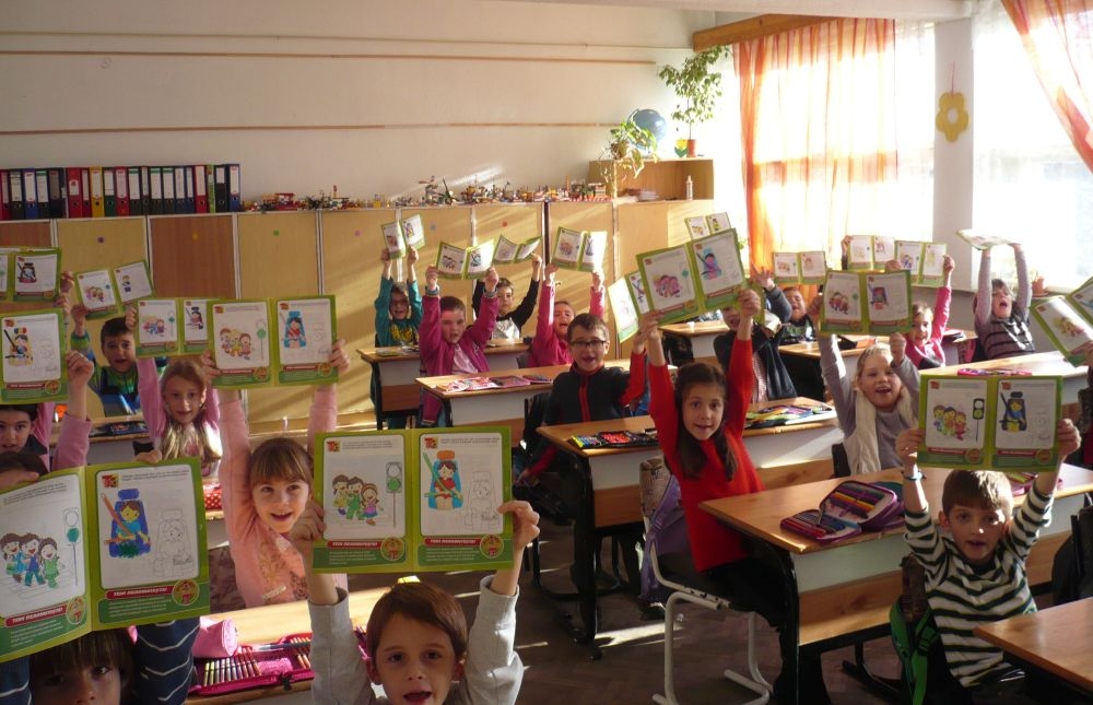 INSTRUIRE ÎN ȘCOLI/ Picii de clasa I, învăţaţi să CIRCULE CORECT