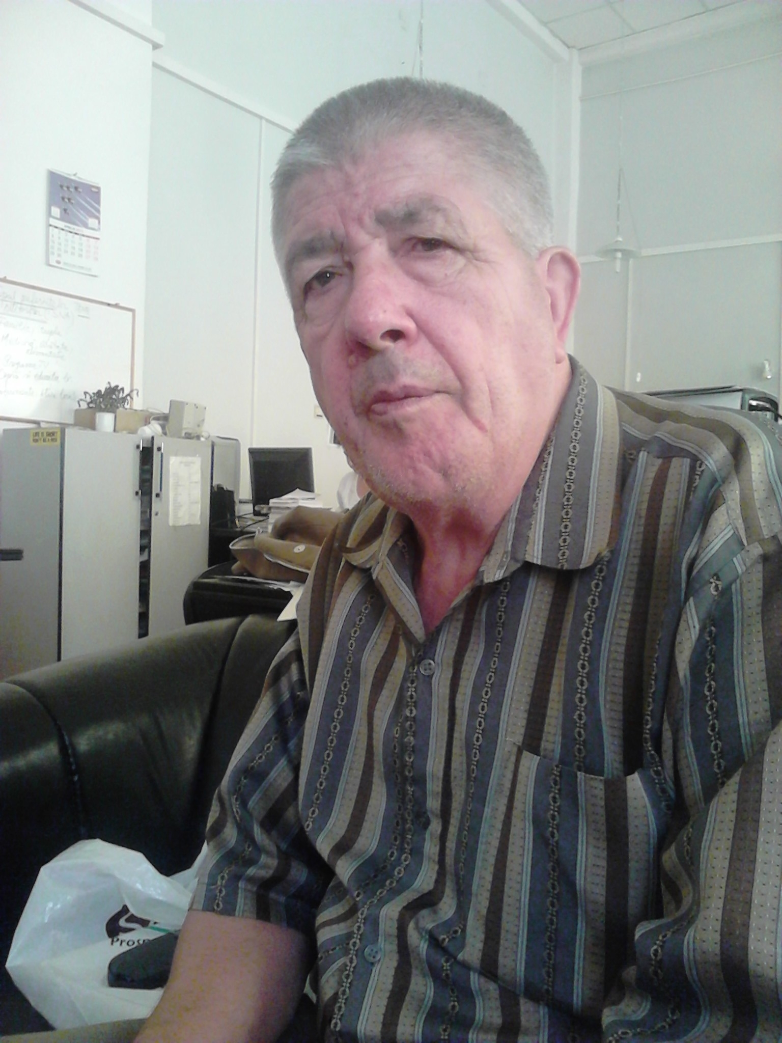 Gălăţeni bătrâni, bolnavi şi chiriaşi pe drumuri. Cine îi poate ajuta?