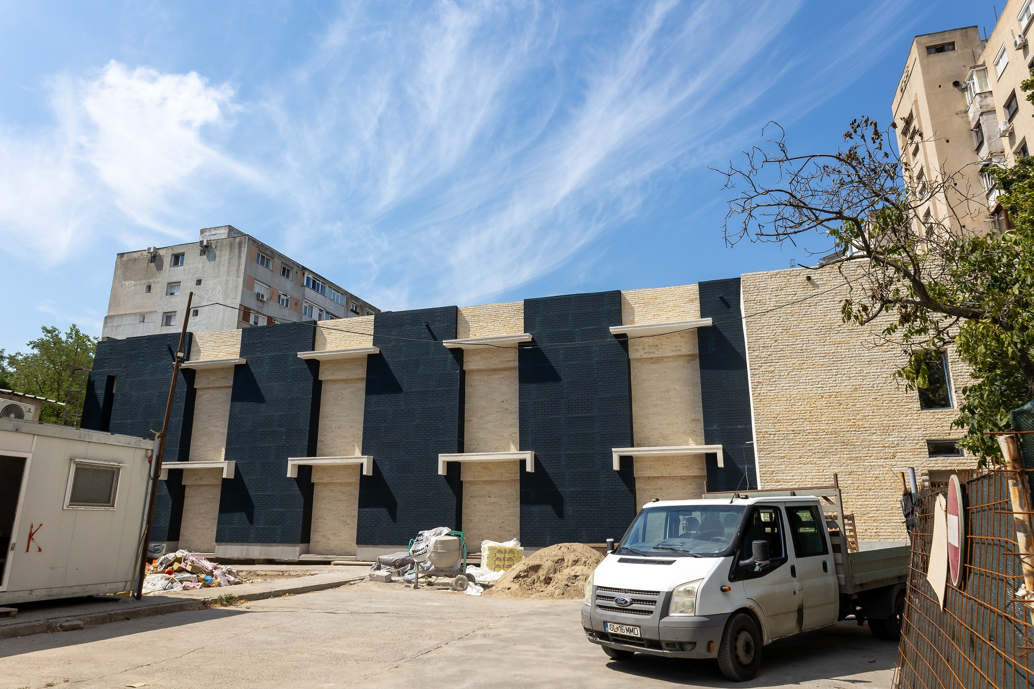 Cum se lucrează la viitorul centru de robotică din Micro 21