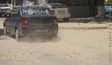 Şoferul, vinovat de piatra zburată de sub roată!