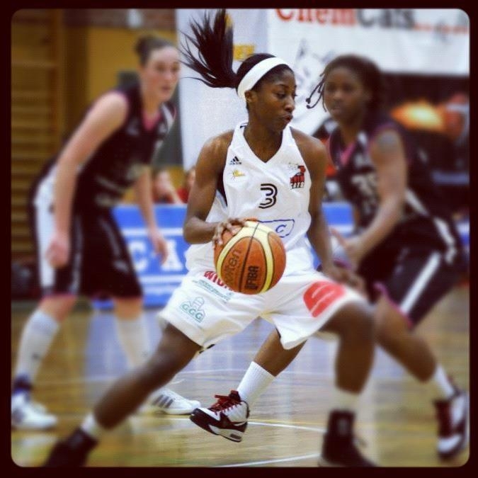 O baschetbalistă americancă vine la Phoenix pentru Liga Naţională