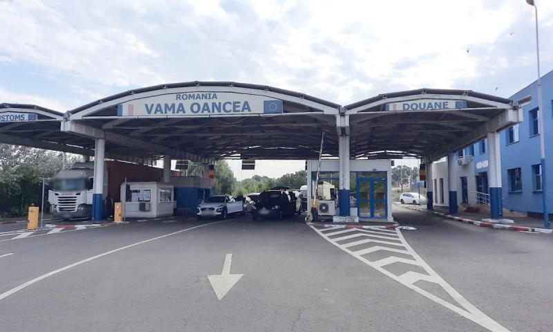 Urmărit de autorităţile italiene, reținut la frontieră