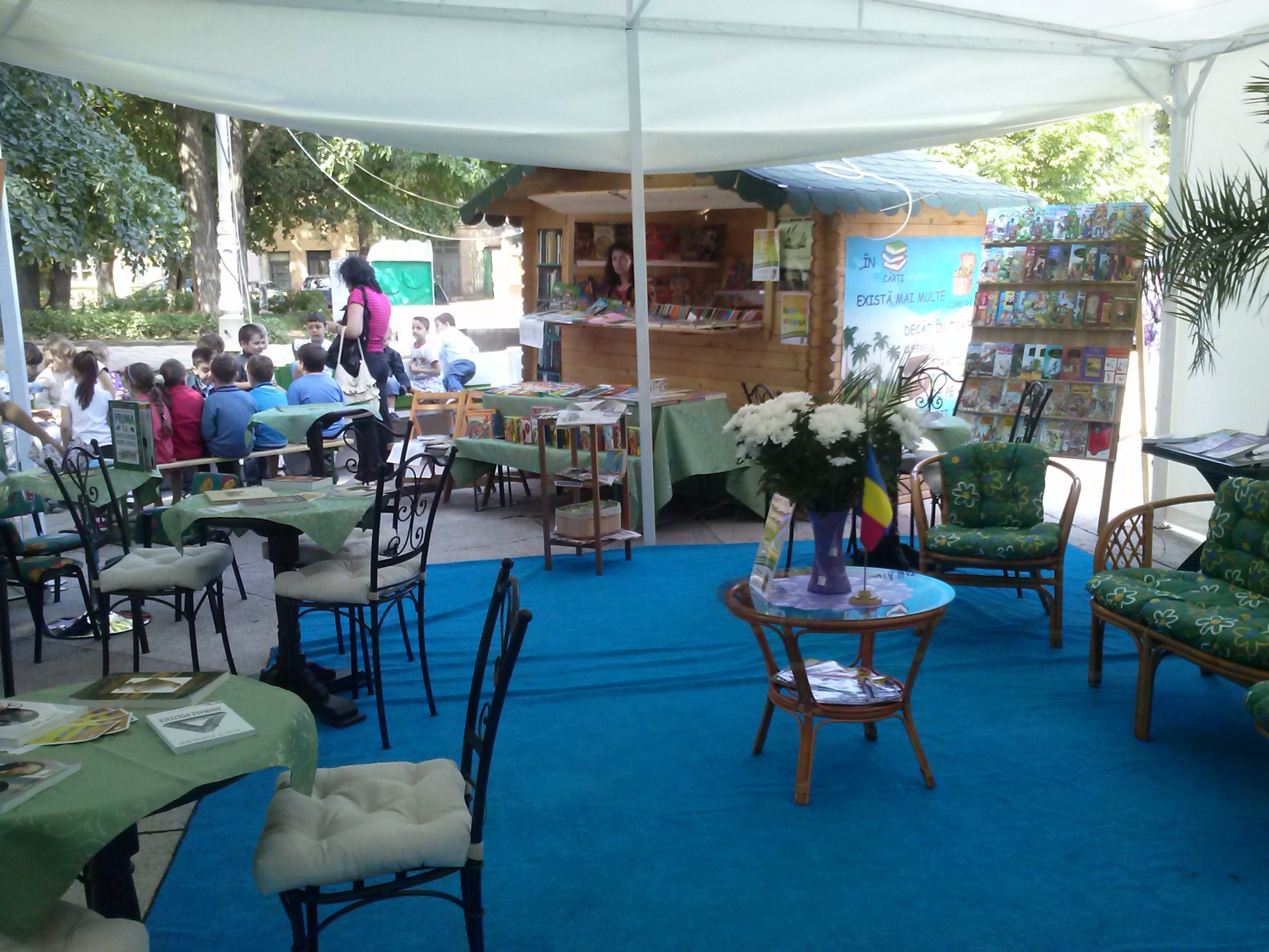 Chiar suntem un oraş cultural! Spargere la biblioteca din Parcul Eminescu