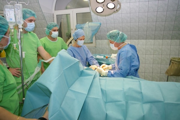 ACCIDENT DE MUNCĂ/ Un bărbat și-a strivit mâna la moară