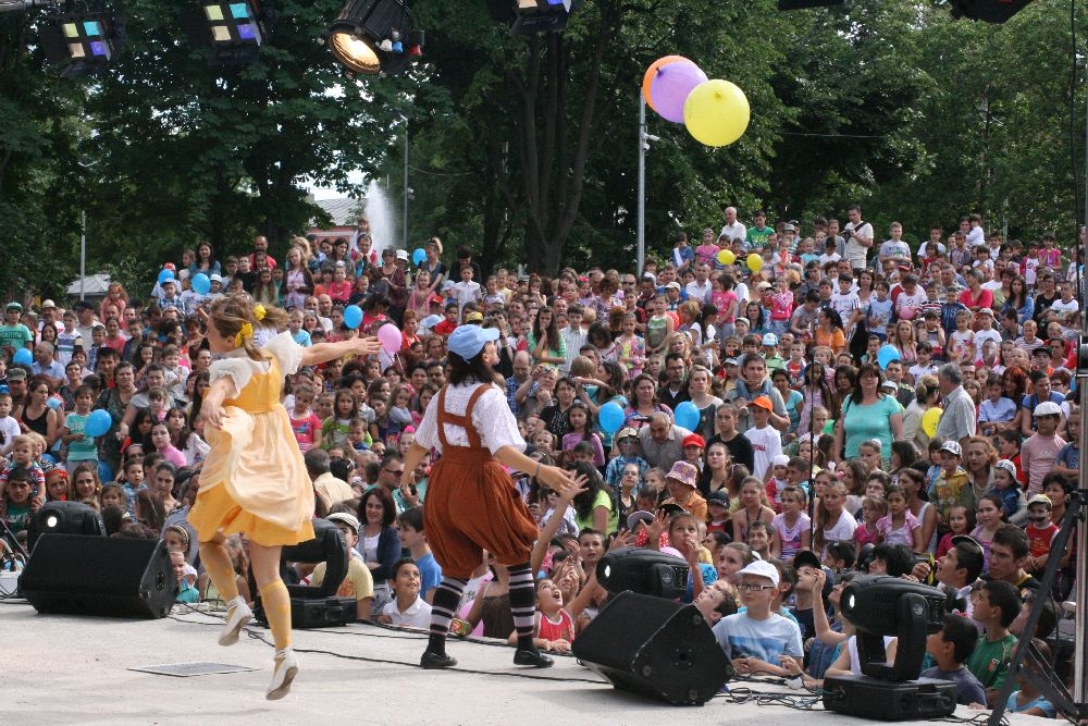 GALERIE FOTO / Parcul Rizer s-a transformat în oaza veseliei pentru copiii Galaţiului