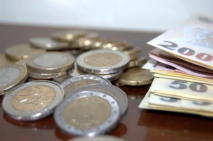 Euro s-a menținut marţi sub pragul de 5,10 lei