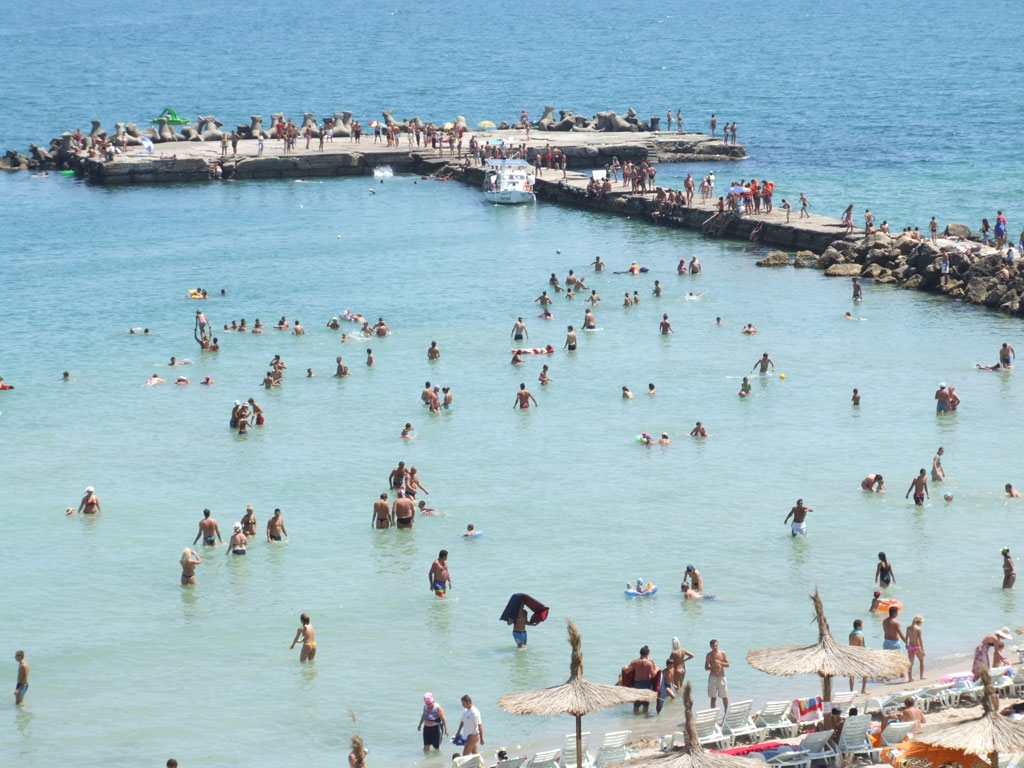 Mergi pe litoral? VEZI aici unde poţi semnala abuzurile comercianţilor