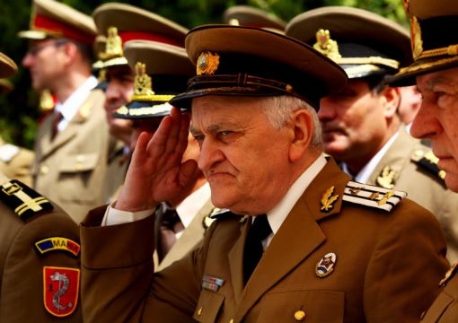 Senatul a adoptat măsuri pentru majorarea pensiilor militare care au fost reduse în 2010