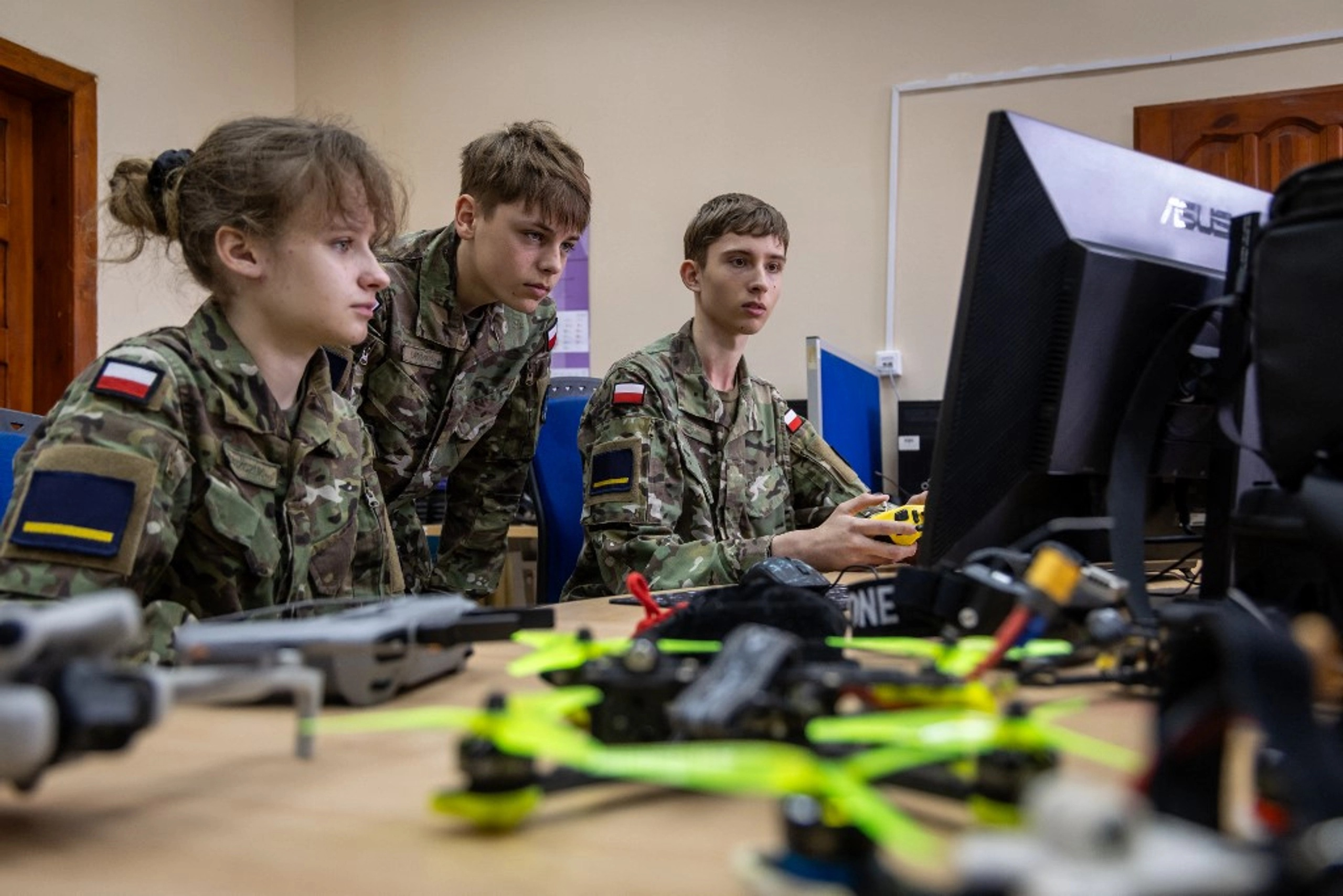 Dronele, materie de studiu la o școală poloneză