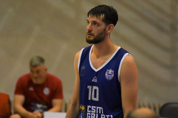 Continuă și Calenic la echipa de baschet din Galați