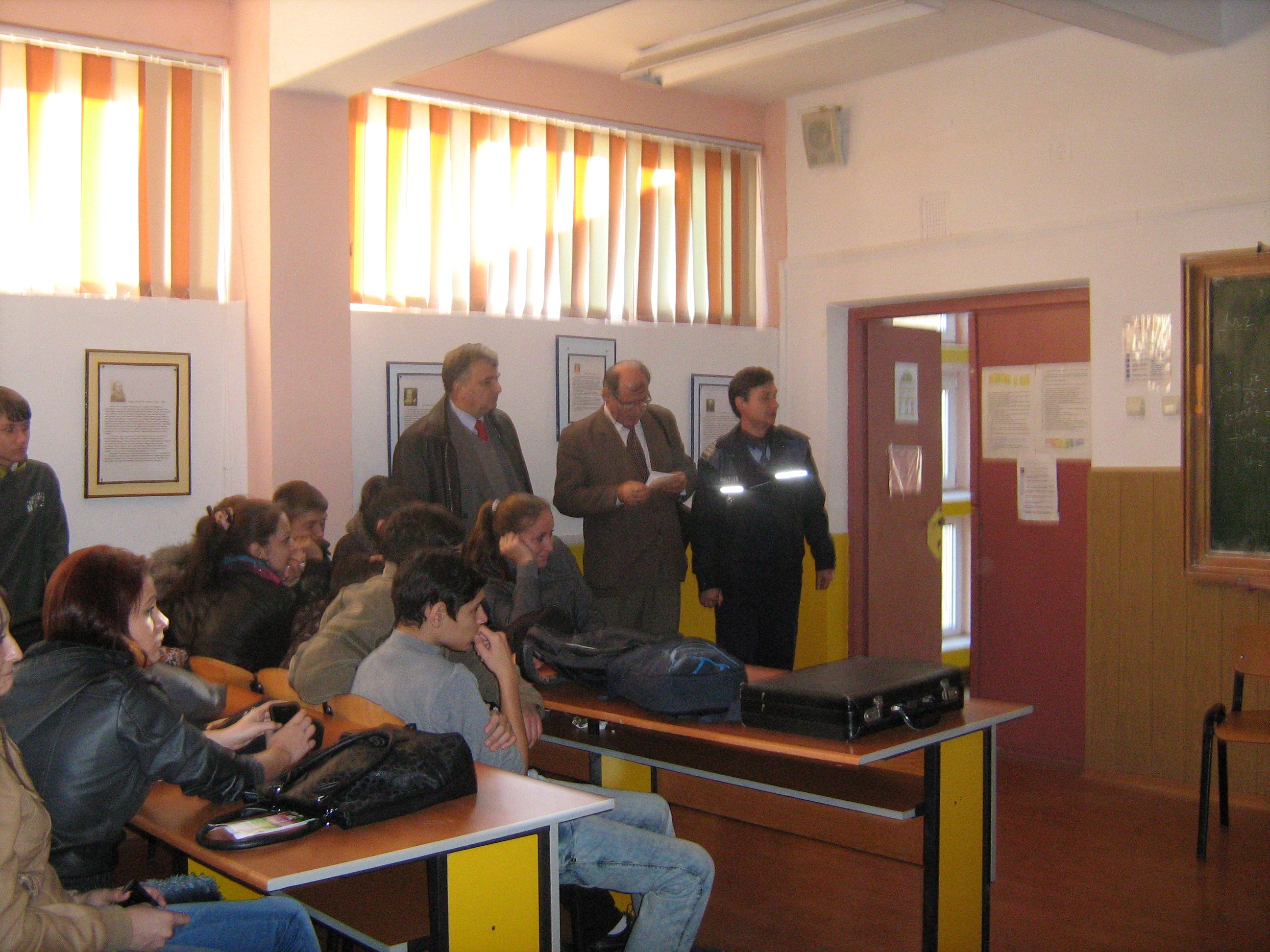 Elevii de la Colegiul Tehnic "Radu Negru" combat violenţa prin sport