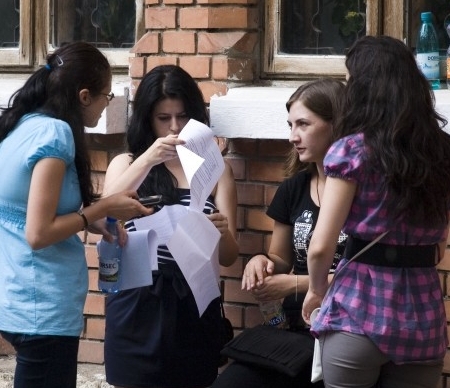 Examenul de titularizare: 82 la sută dintre candidaţi au medii peste 5