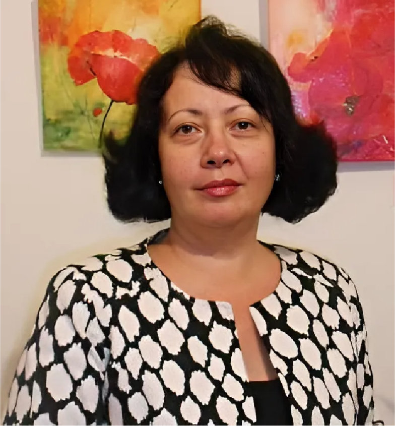 O pictoriţă din Galaţi expune la București. Adina Moldova Țitrea - „Arta călătoare”