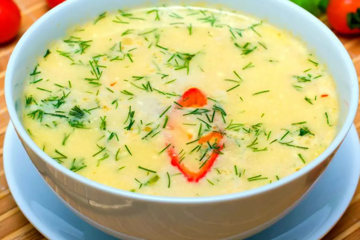 Ciorbă de pui a la grec, ideală după festinul de Paște