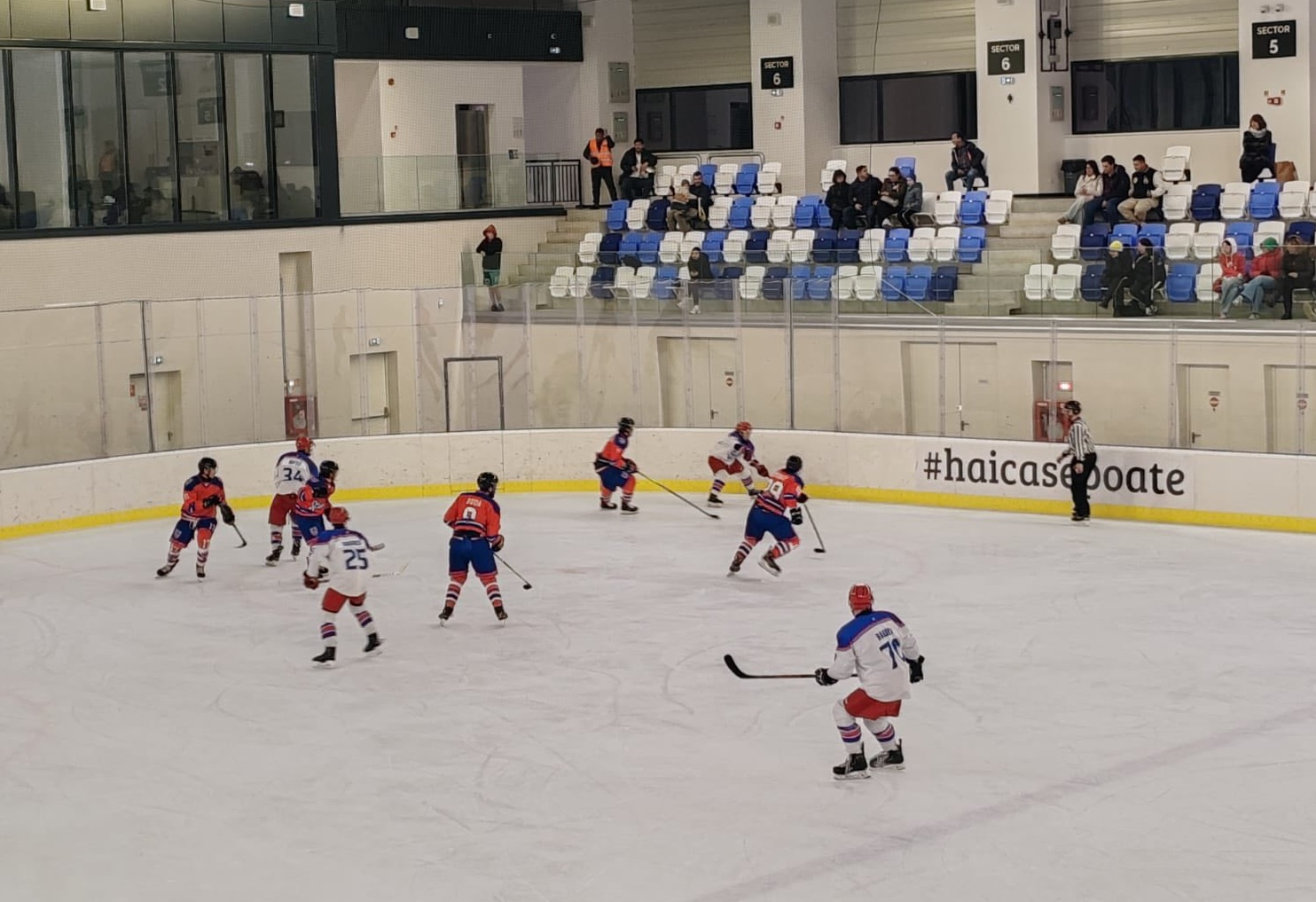 Astăzi, hochei de calitate. Din sportul gălățean