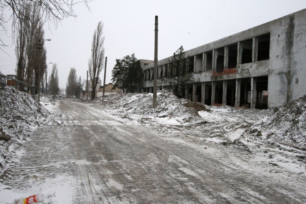 Printre ruine şi străzi neasfaltate: Oraşul părăsit de la marginea Galaţiului (GALERIE FOTO)