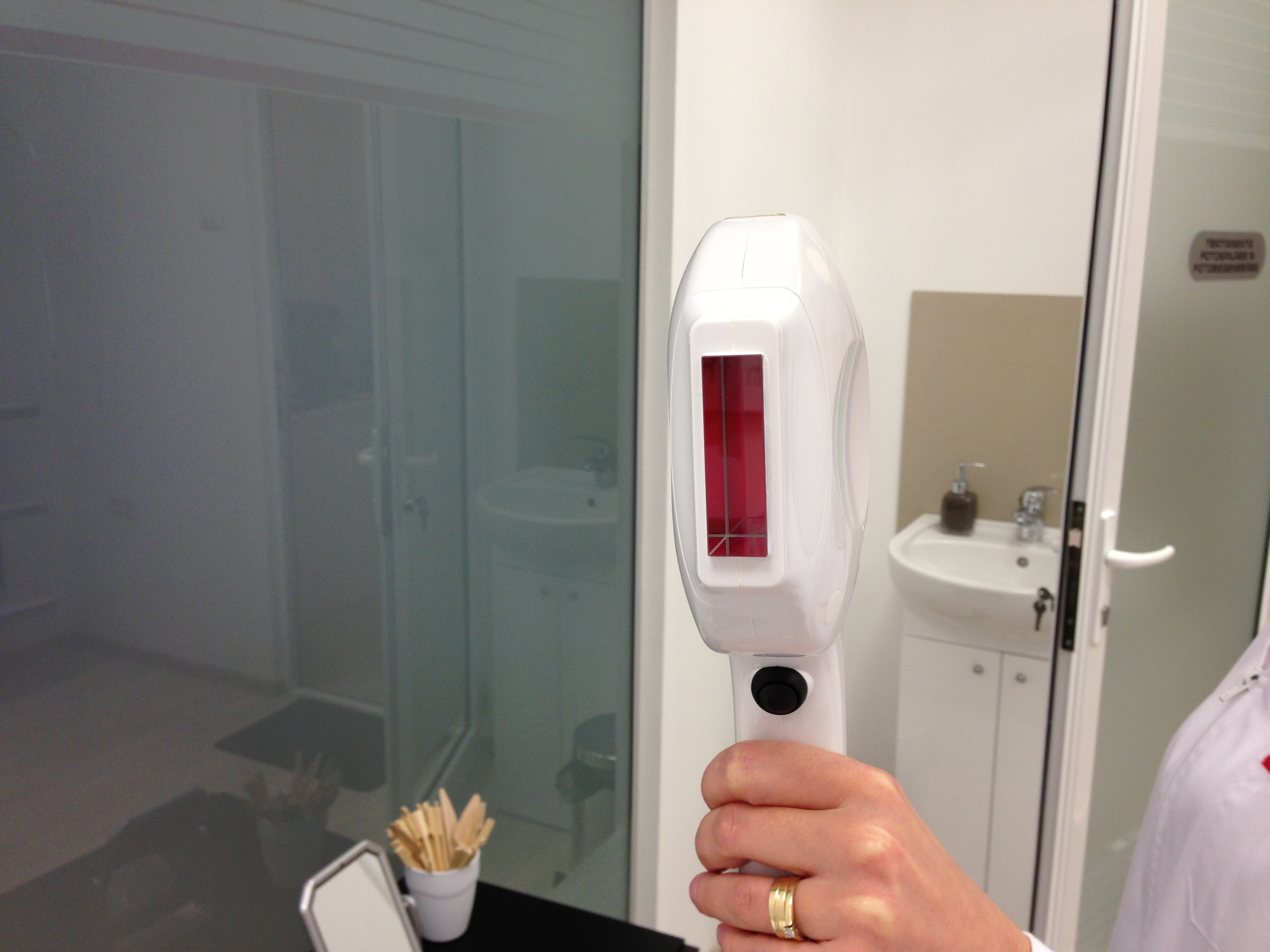 Vreţi să arătaţi perfect în sezonul estival? Nu aşteptaţi vara pentru epilarea definitivă! (P)