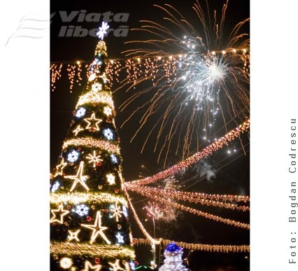 Spectacol de lumini la bradul de Crăciun