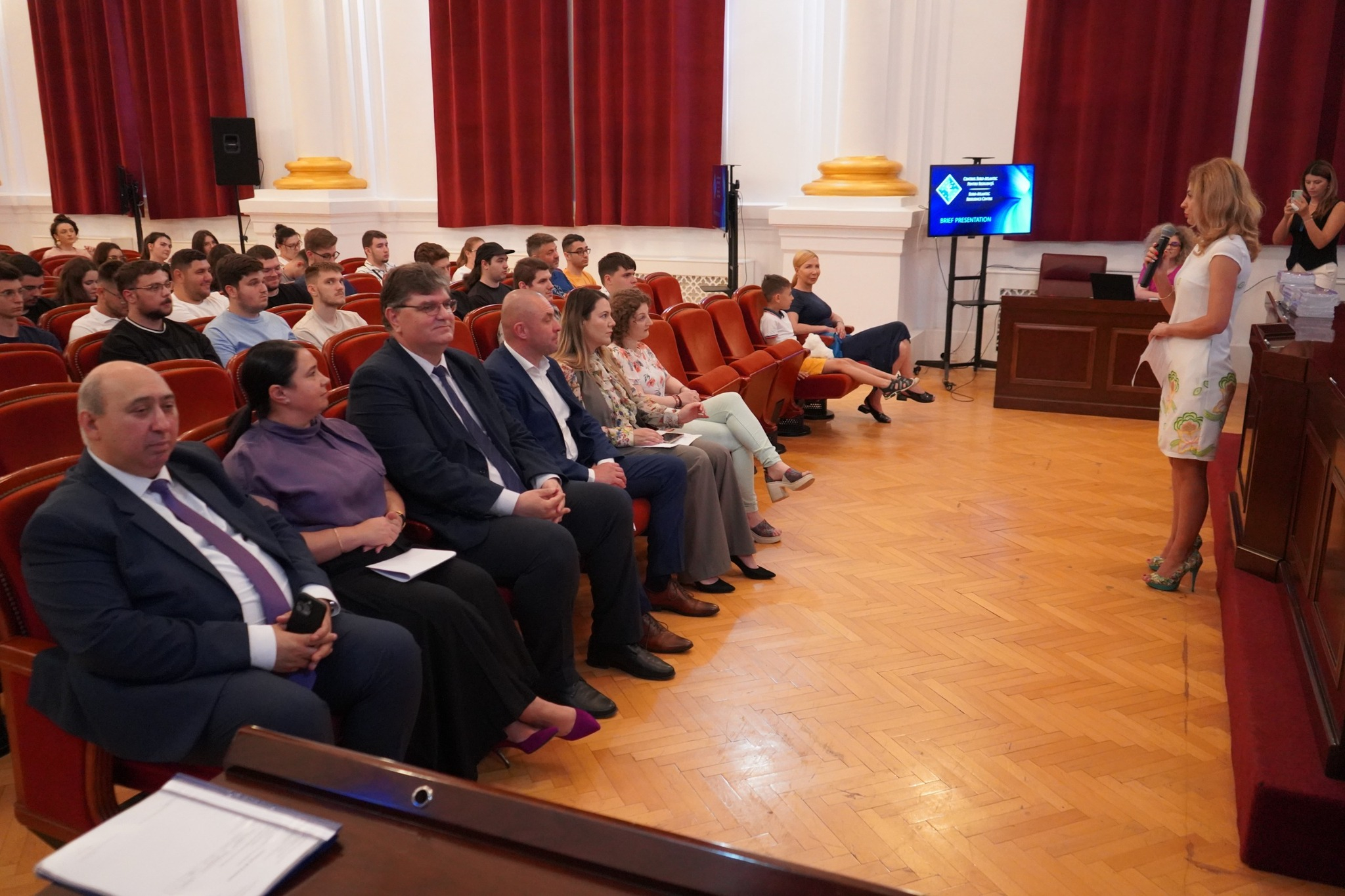 Instruire pentru situații critice şi urgențe majore