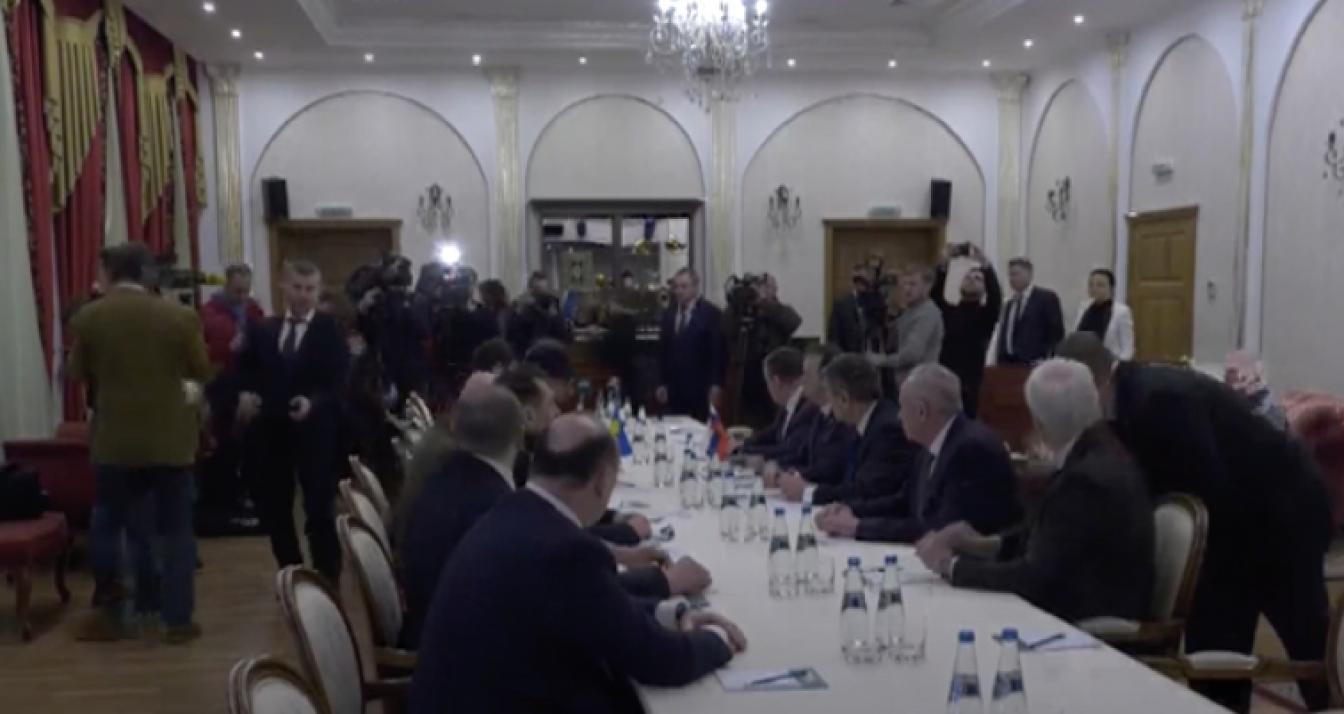 Armistițiu parțial şi coridoare umanitare, rezultatul negocierilor dintre Ucraina şi Rusia