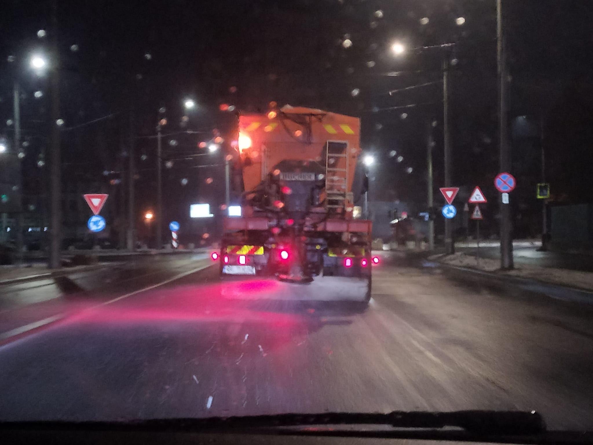 Cum sunt pregătite autorităţile să intervină pentru deszăpezire