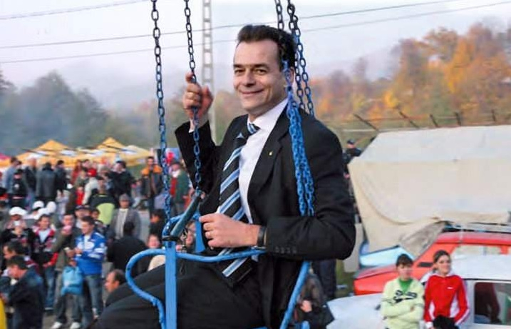 Avem nevoie de oameni cu scaun cu rotile la cap