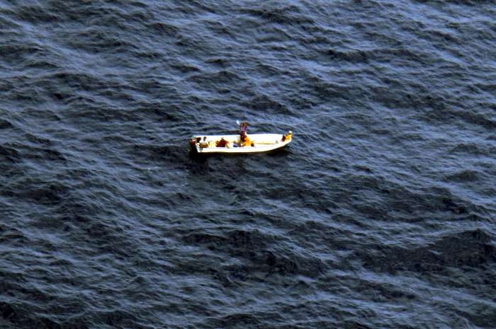 Un naufragiat afirmă că a plutit în derivă, în Pacific, timp de 16 luni de zile