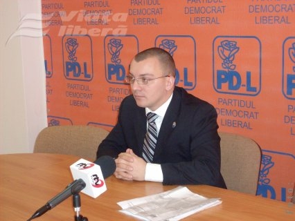 Boldea vrea să-i ia scaunul lui Toader