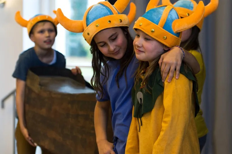 Copiii din Suedia vor începe școala cu un an mai devreme