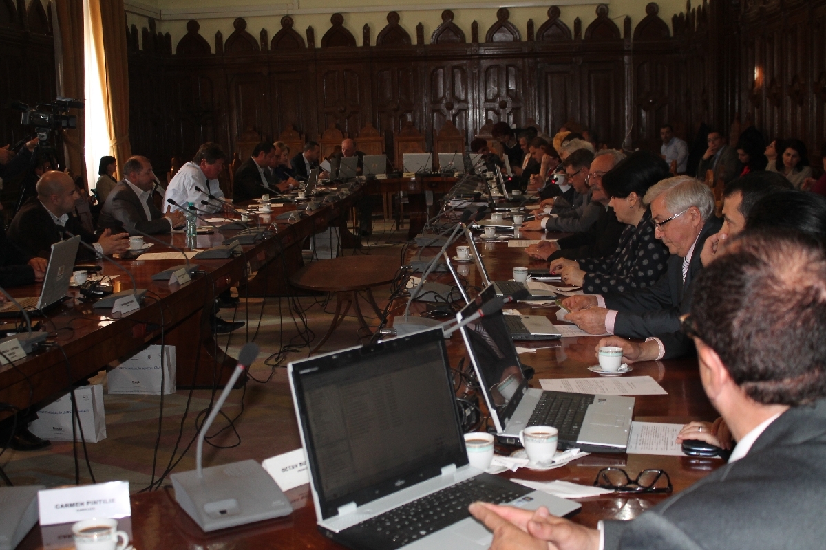 Şedinţă extraordinară a consilierilor judeţeni. VEZI ce proiecte de hotărâre se află pe ordinea de zi a întrunirii