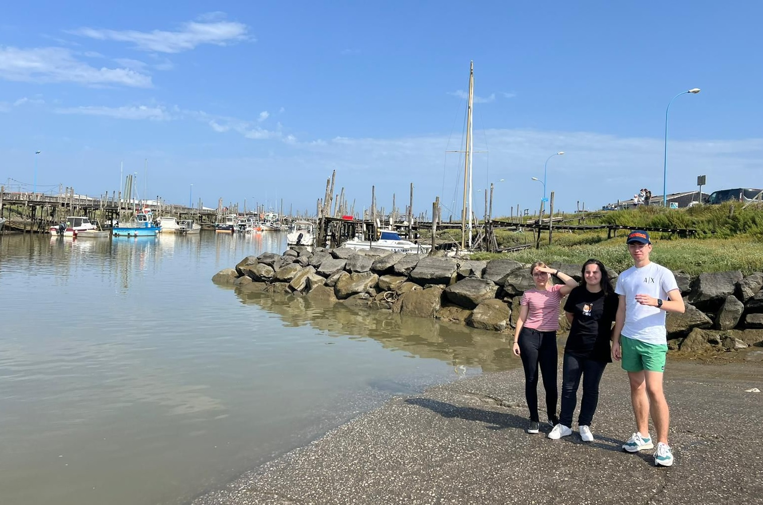 Sejur în Franța pentru trei elevi gălățeni după ce au câştigat un concurs