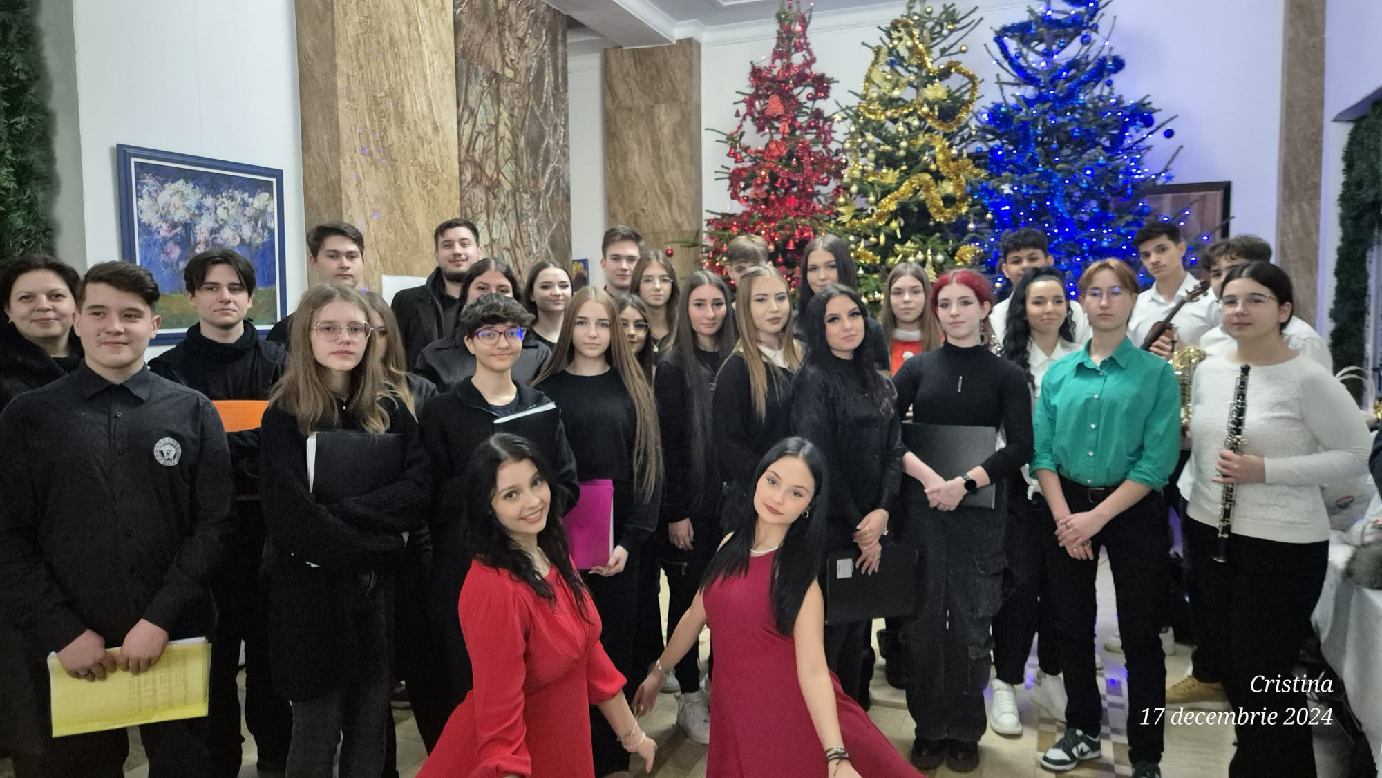 Daruri de suflet de la elevii şi profesorii Liceului de Arte „Dimitrie Cuclin” (video)