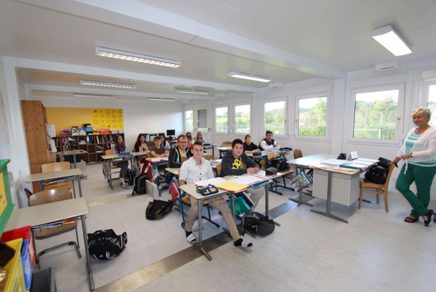 Clasele modulare ar putea rezolva lipsa spaţiilor din şcoli