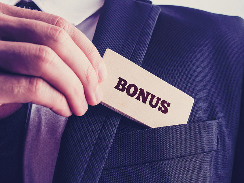 Mai multe beneficii pentru angajaţi