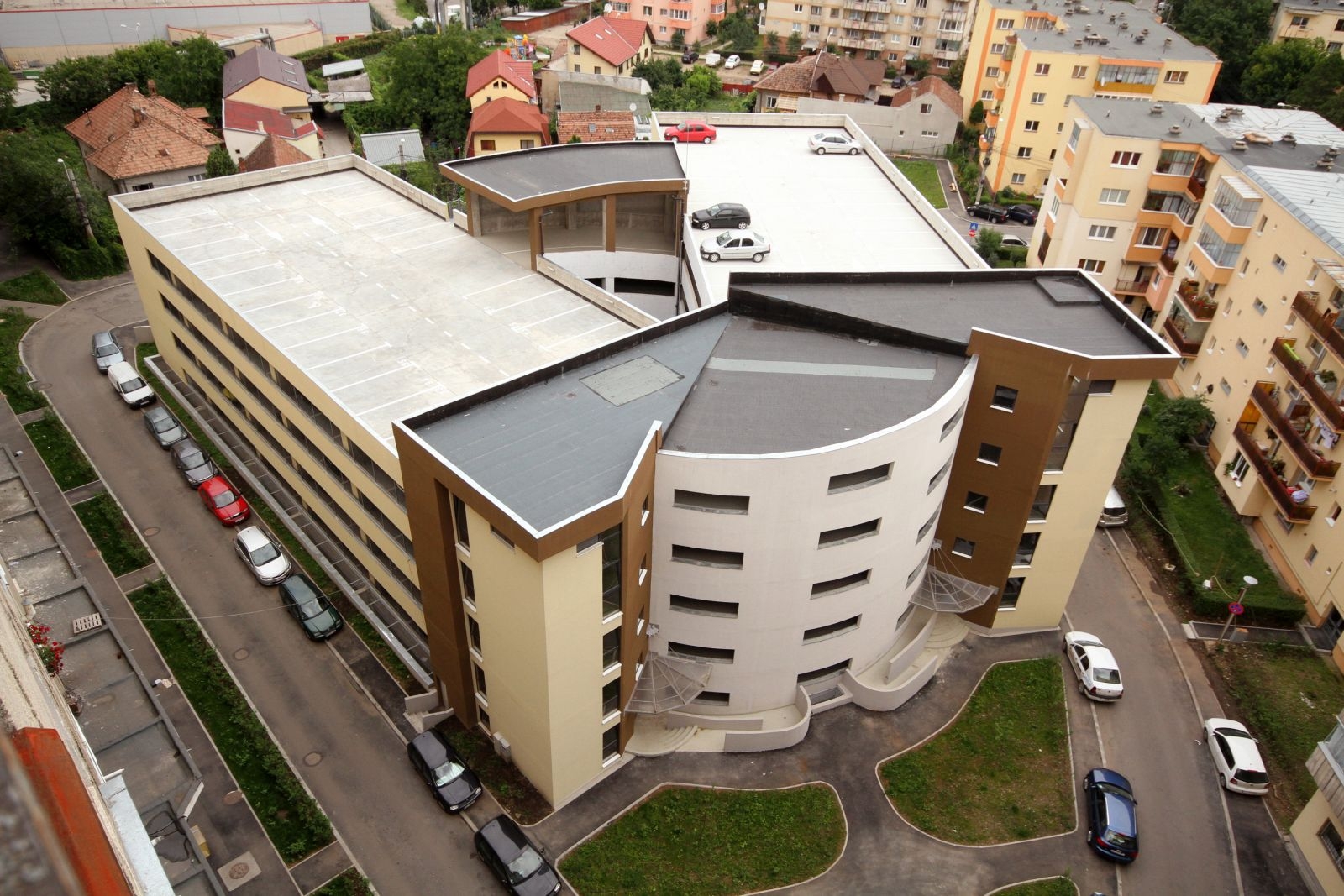 Ce minunăţii se pot construi în locul garajelor demolate, urmând exemplul clujean (FOTO)