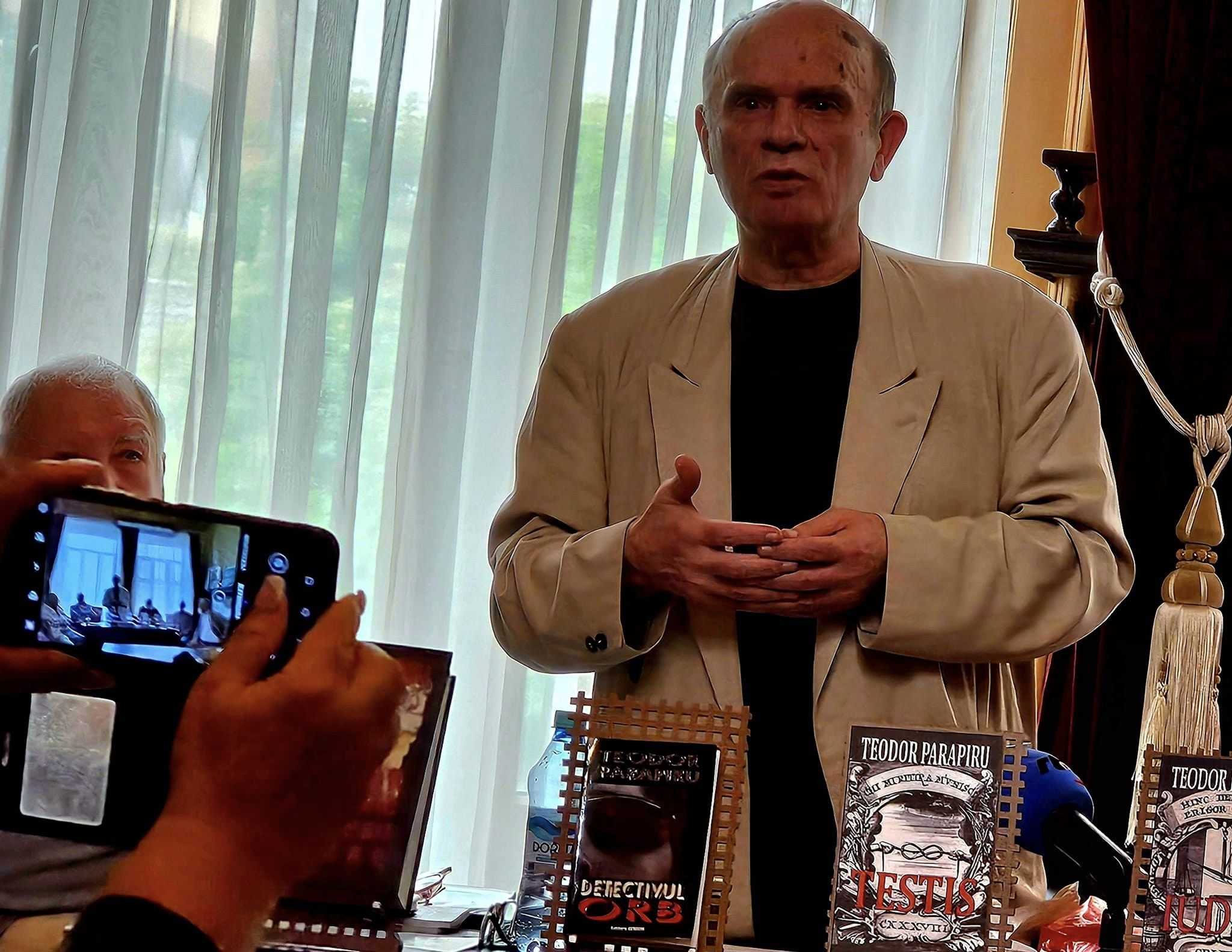 „DICTUM” de Teodor Parapiru, o sumă de poveşti extraordinare