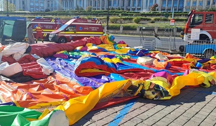 Cinci copii, prinși într-un tobogan gonflabil